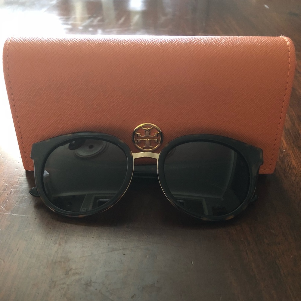 Tory Burch Panama sunglasses